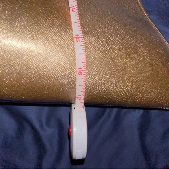 EUC Michael kors gold XL tote bag - Picture 13 of 17